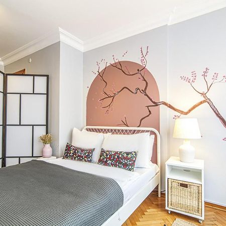 Gorgeous Flat With Lovely Balcony In Nisantasi Estambul Exterior foto
