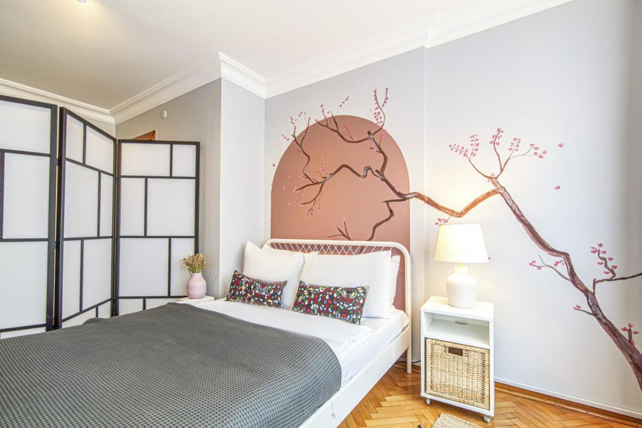 Gorgeous Flat With Lovely Balcony In Nisantasi Estambul Exterior foto
